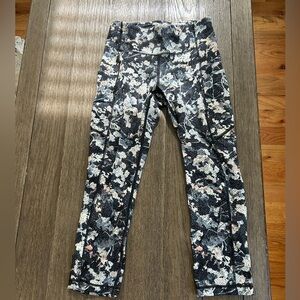 LuLuLemon Cropped Print Leggings